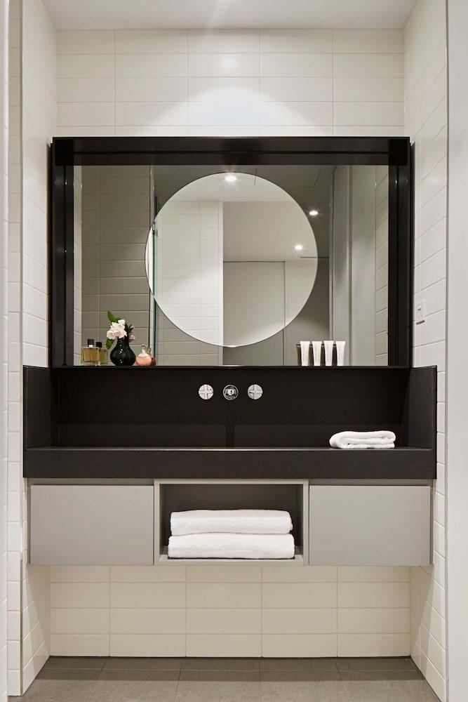 Tyrian Albert Park Lake Melbourne Eksteriør bilde Bathroom