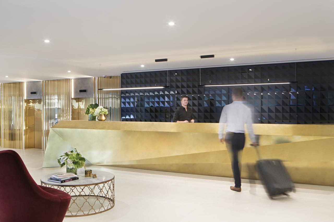 Tyrian Albert Park Lake Melbourne Eksteriør bilde The hotel's lobby